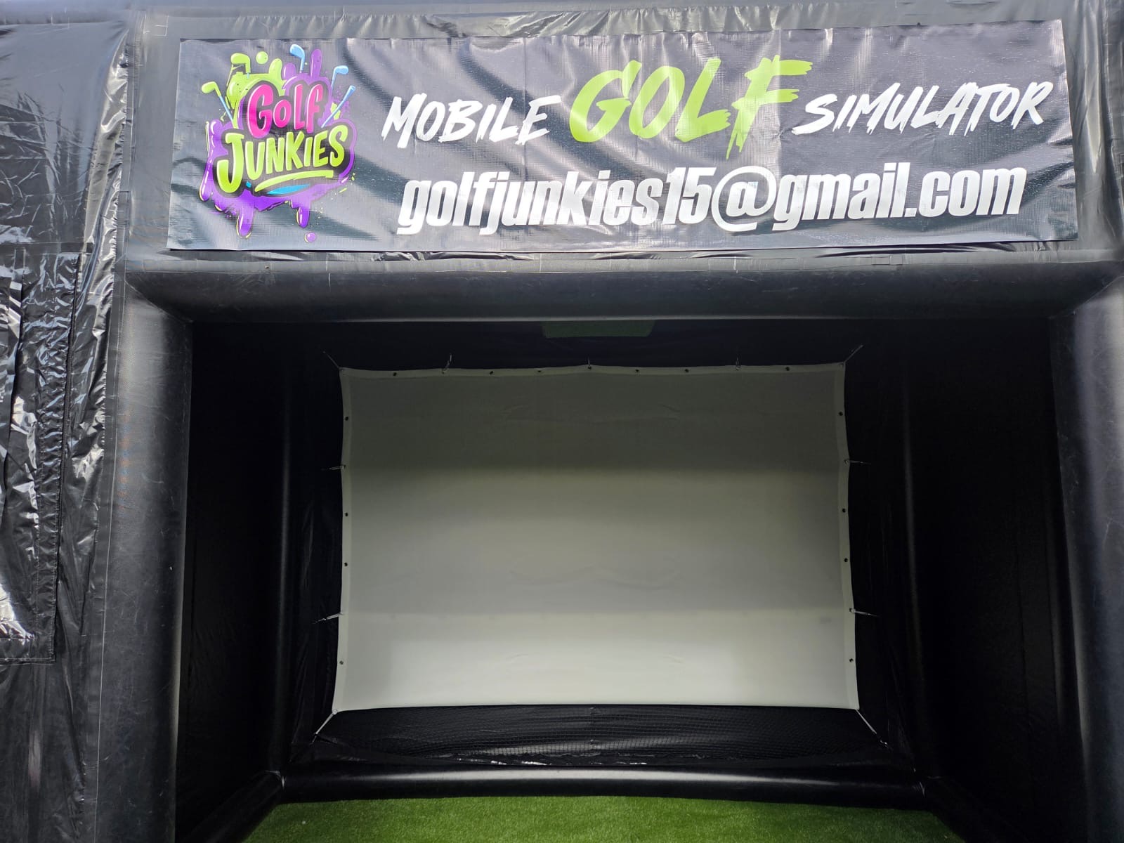 Golf Junkies branded mobile golf simulator banner