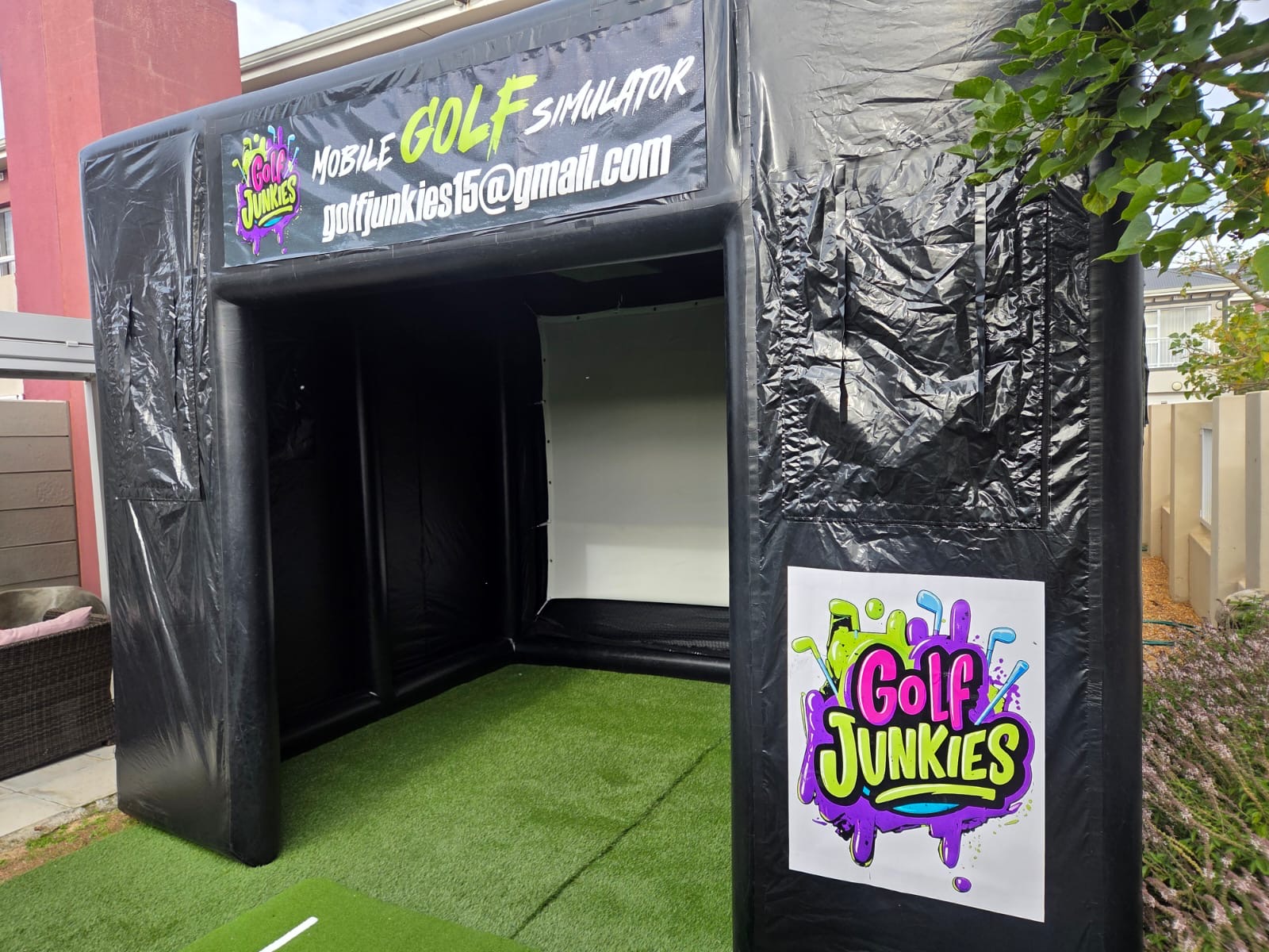 Golf Junkies mobile golf simulator setup in Cape Town